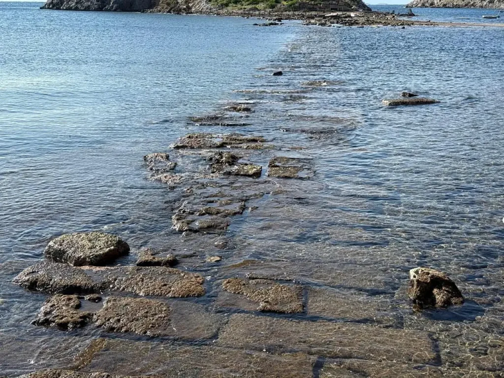 Ancient King’s Road Re-Emerges in Bodrum as Sea Recedes