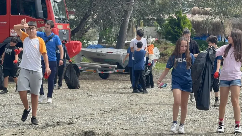 Marmaris Fills Trailer with Rubbish in One Hour During ‘The Forest is Mine’ Campaign