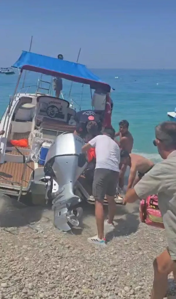 Paragliding Trainee Falls into Ölüdeniz After Parachute Malfunction – Rescued with Minor Injuries