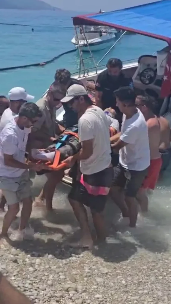 Paragliding Trainee Falls into Ölüdeniz After Parachute Malfunction – Rescued with Minor Injuries