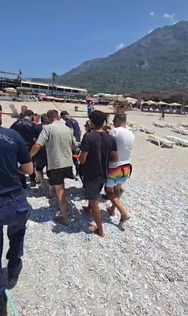 Paragliding Trainee Falls into Ölüdeniz After Parachute Malfunction – Rescued with Minor Injuries