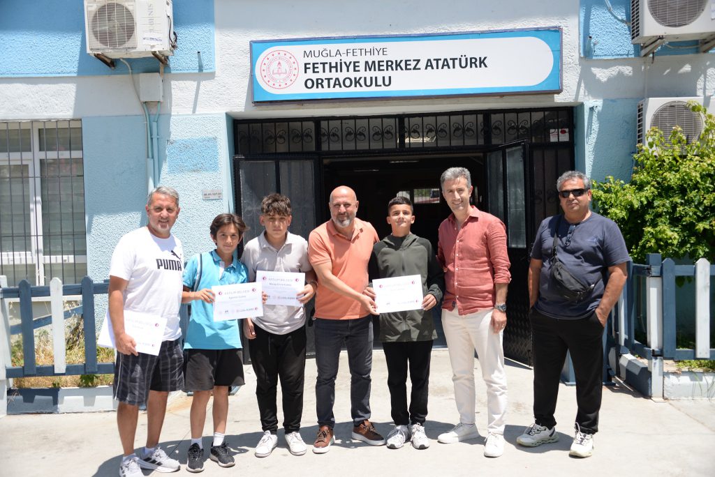 Fethiyespor Presents Plaques and Participation Certificates to Schools Following Youth Tournament