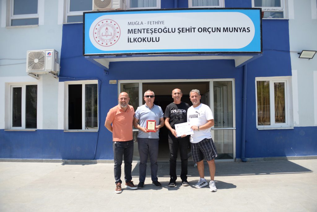 Fethiyespor Presents Plaques and Participation Certificates to Schools Following Youth Tournament