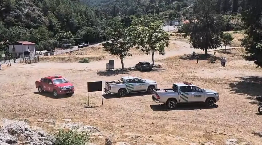 Small-Scale Fire Near Amintas Rock Tombs Quickly Contained