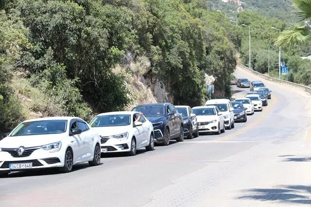 President Taşar Urges Caution Against Pirate Taxis, Calls for Improvements in Fethiye Transport