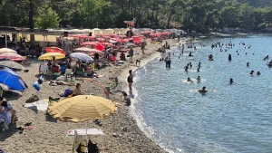 Lifeguards Issue Safety Warning at Fethiye’s Büyük Samanlık Beach