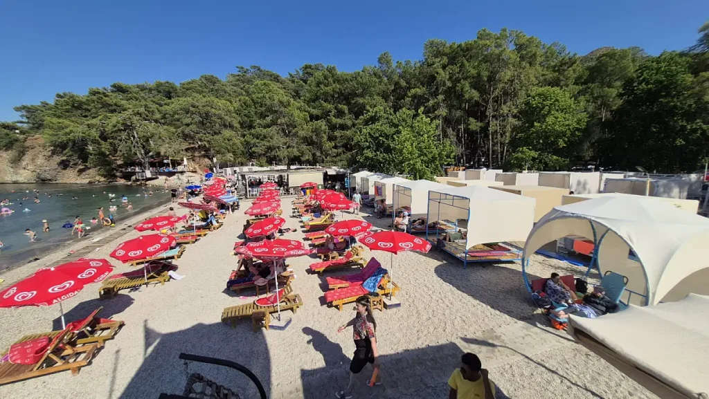 Lifeguards Issue Safety Warning at Fethiye’s Büyük Samanlık Beach