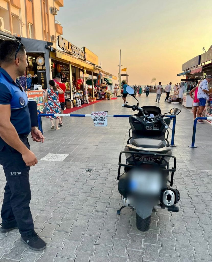 Fethiye Police Teams Actively Monitoring Public Spaces During Summer Season