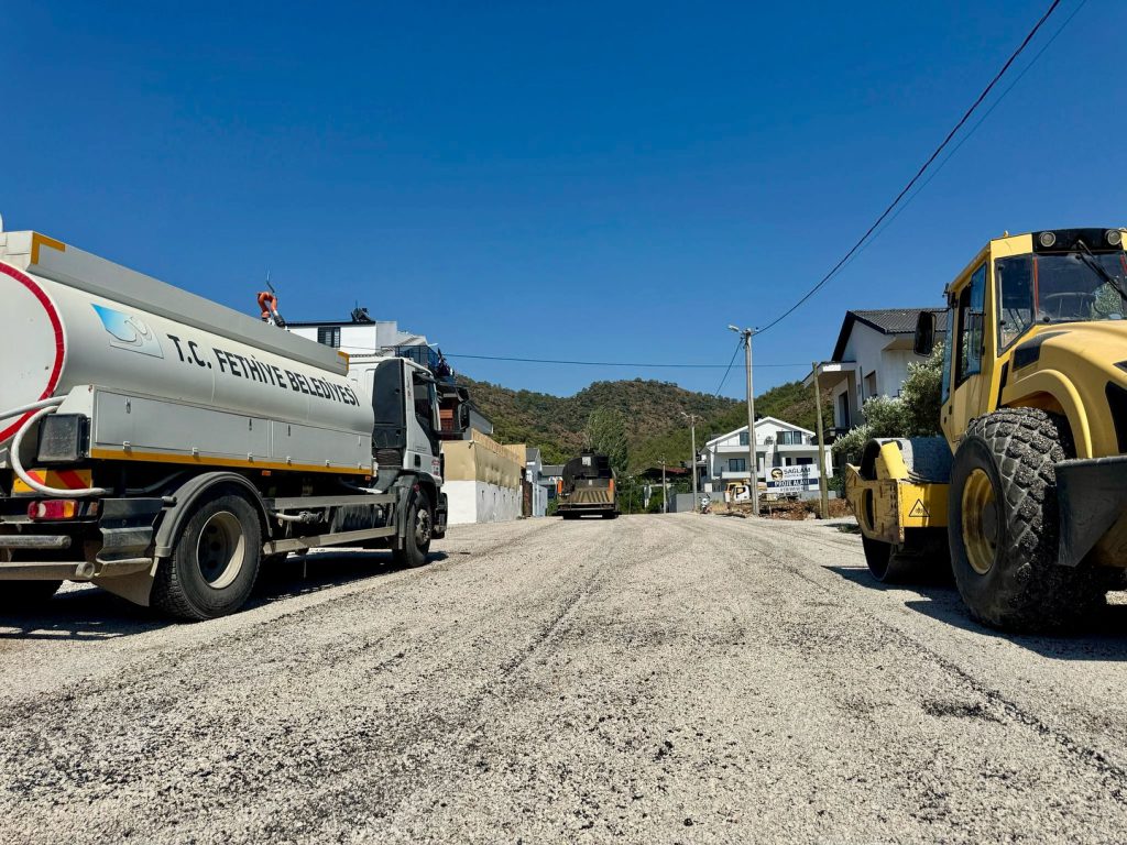 Road Improvement Works Continue in Karagedik Neighborhood