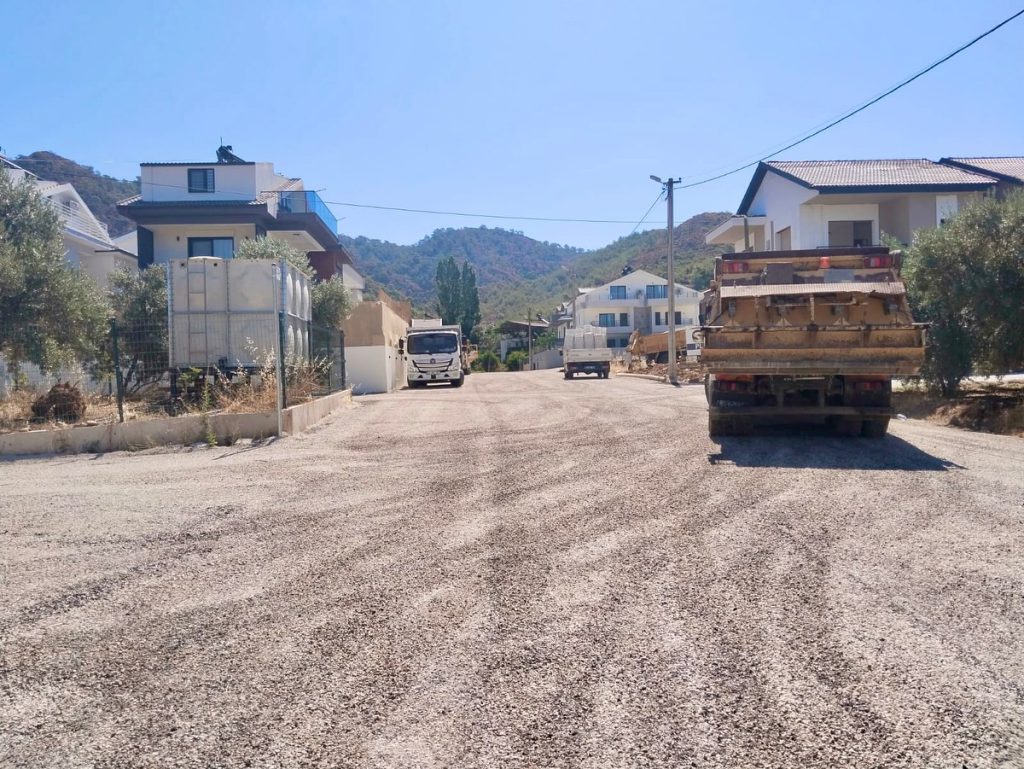 Road Improvement Works Continue in Karagedik Neighborhood