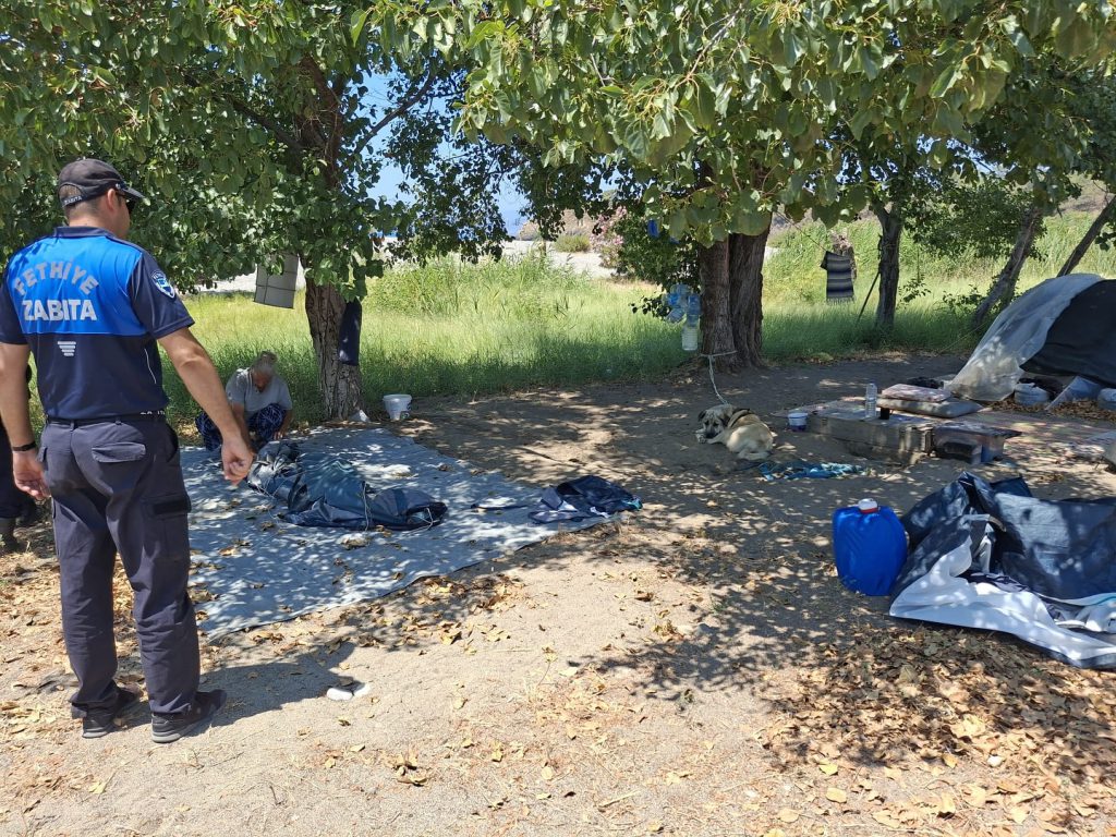 Fethiye Municipality and Gendarmerie Begin Removal of Unauthorized Tents in Forest Areas