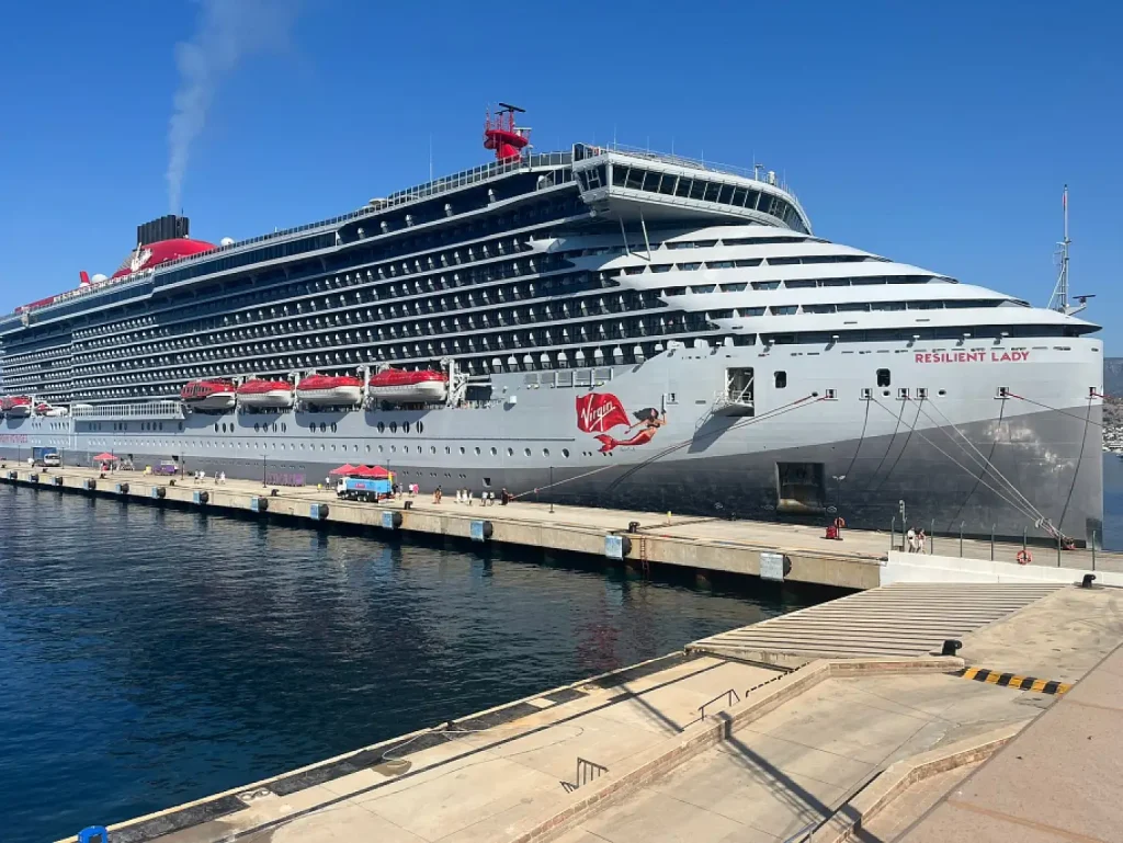 Cruise Ship “Resilient Lady” Brought 2,600 Tourists to Bodrum on Wednesday