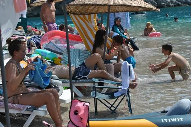 Kumburnu Nature Park Sees Peak Season Crowds as Ölüdeniz Tourism Surges