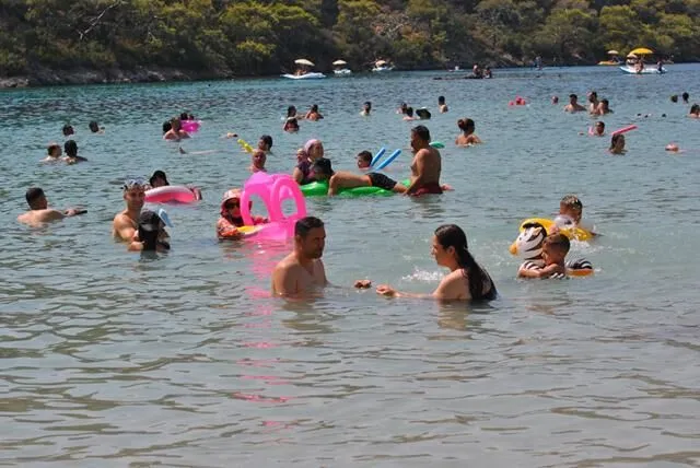 Kumburnu Nature Park Sees Peak Season Crowds as Ölüdeniz Tourism Surges