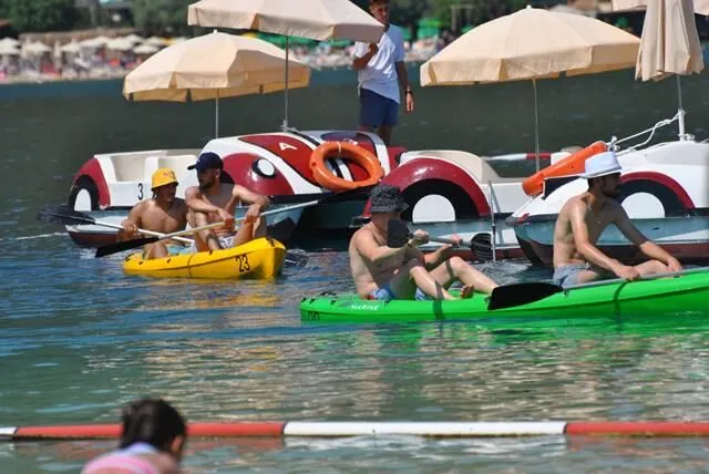 Kumburnu Nature Park Sees Peak Season Crowds as Ölüdeniz Tourism Surges