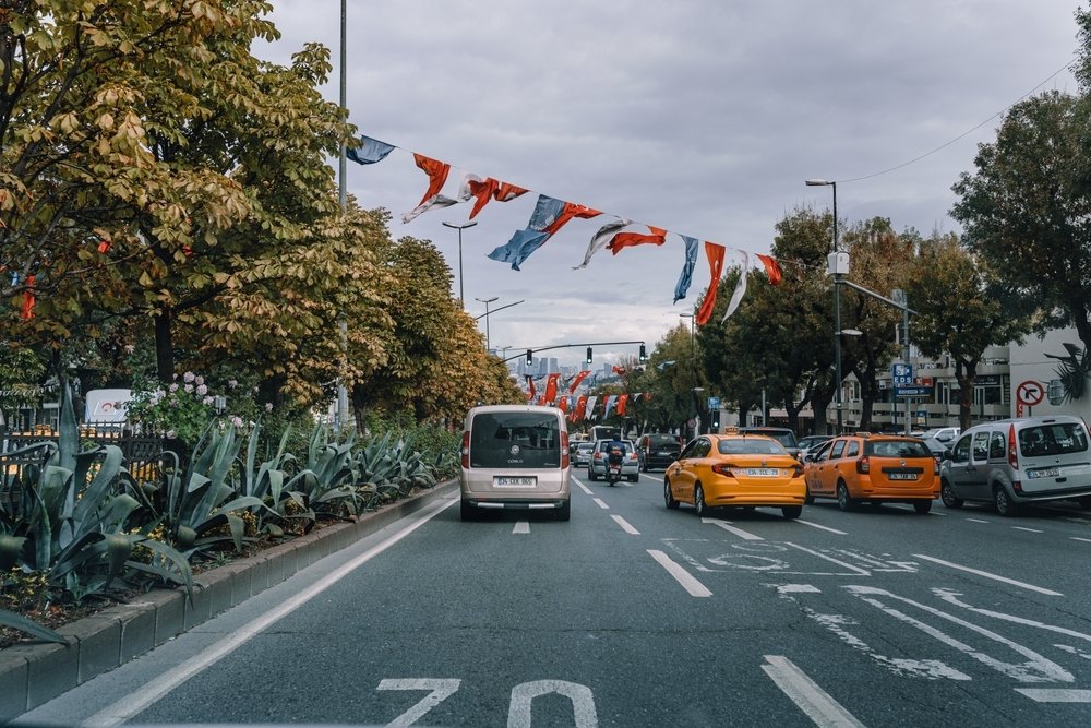New Vehicle Safety Requirements Introduced in Highway Traffic Regulation