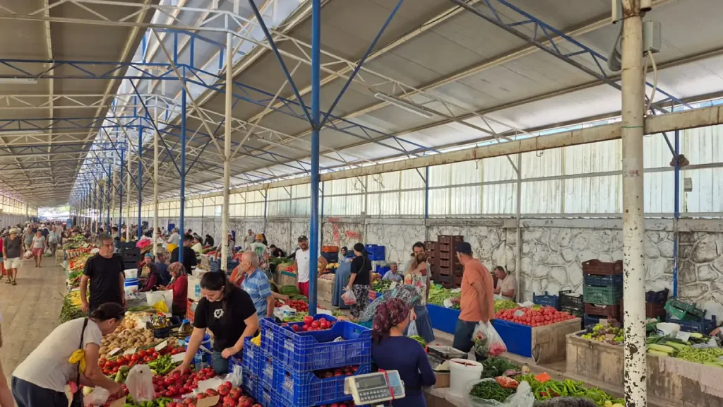 Cost Crisis at Producers’ Market: Farmers and Buyers Both Suffer