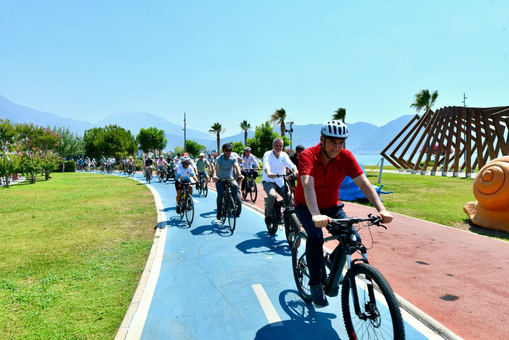 Cyclists Ride to Fethiye Courthouse in Memory of İlker Muallim and Özgür Alka