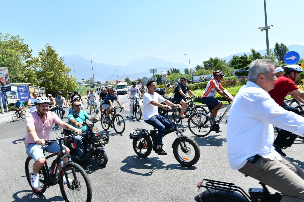 Cyclists Ride to Fethiye Courthouse in Memory of İlker Muallim and Özgür Alka