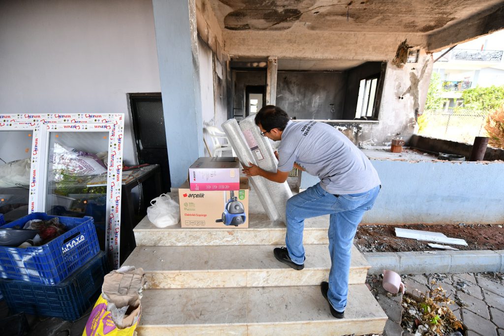 Fethiye Municipality Provides Aid to Fire Victim in Seydikemer