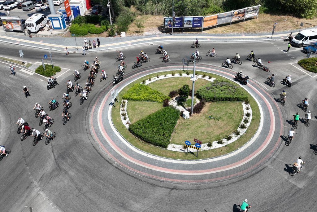 Cyclists Ride to Fethiye Courthouse in Memory of İlker Muallim and Özgür Alka