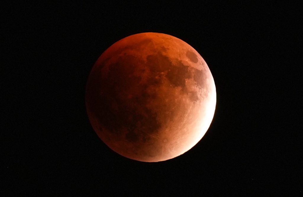 Blood Moon Lunar Eclipse Mesmerises Sky-Watchers in Turkey
