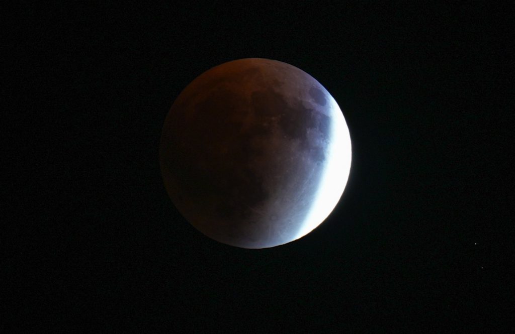 Blood Moon Lunar Eclipse Mesmerises Sky-Watchers in Turkey