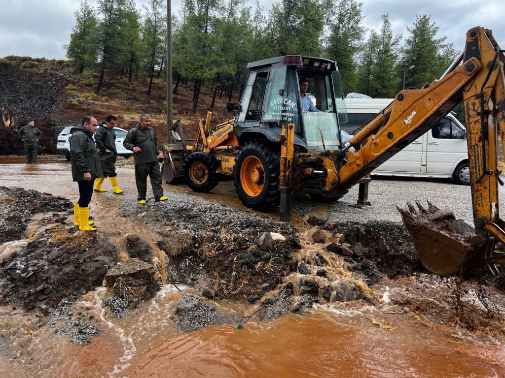 Seydikemer Mayor Akdenizli Inspects Infrastructure After Heavy Rainfall