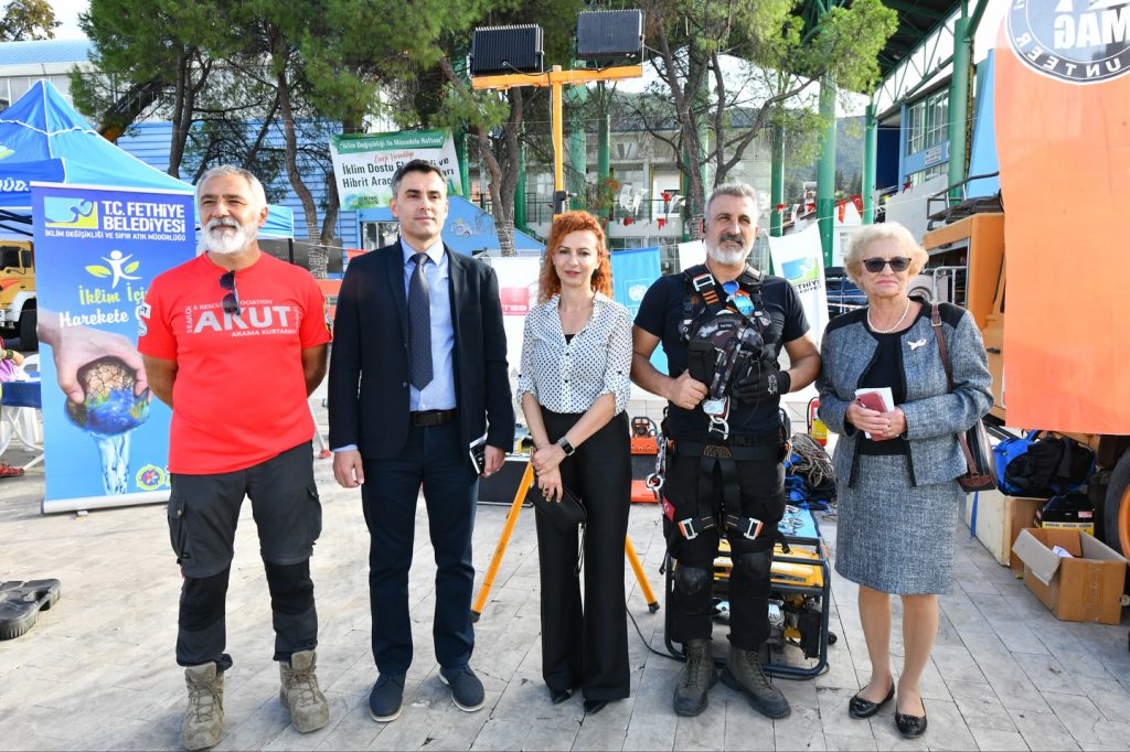 “Disaster Preparedness” Booth Raises Awareness in Beşkaza Square