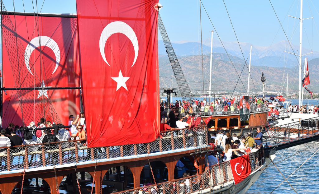 Fethiye Marks 102nd Anniversary of the Republic with Joyous Celebrations