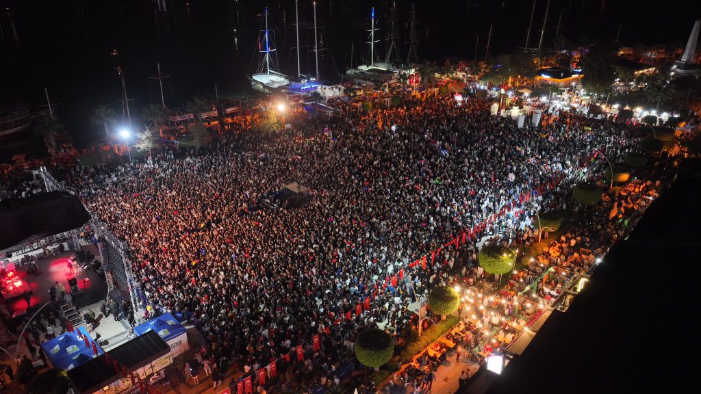 Fethiye Marks 102nd Anniversary of the Republic with Joyous Celebrations