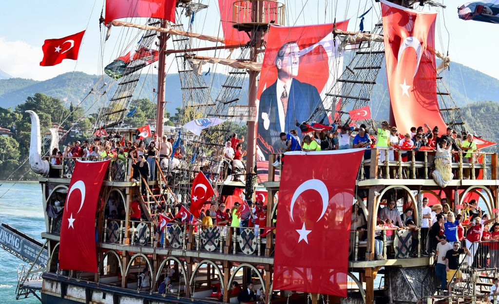 Fethiye Marks 102nd Anniversary of the Republic with Joyous Celebrations