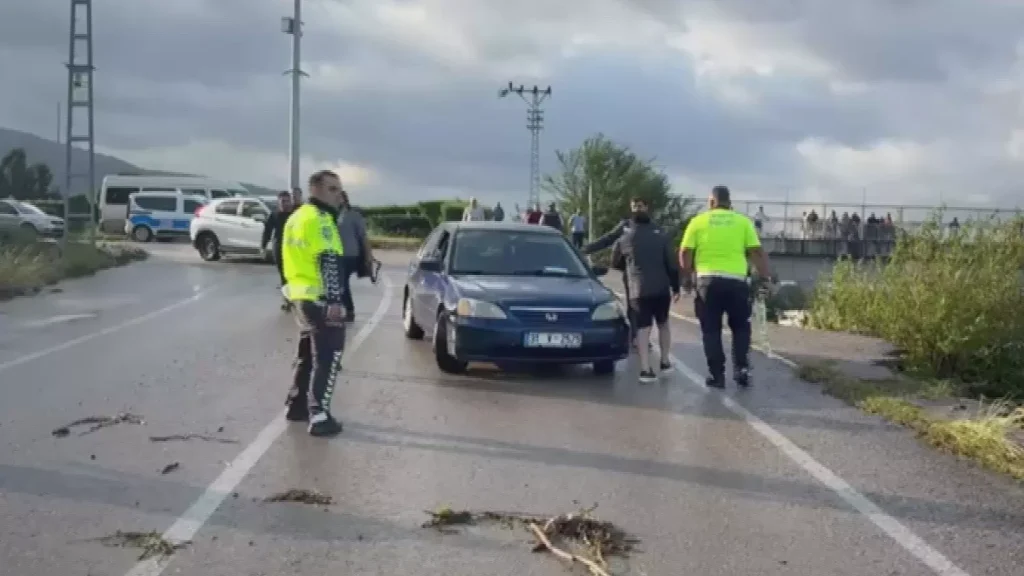 Hatay – Torrential Rain and Strong Winds Trigger Landslide and Flooding Across Southern Turkey