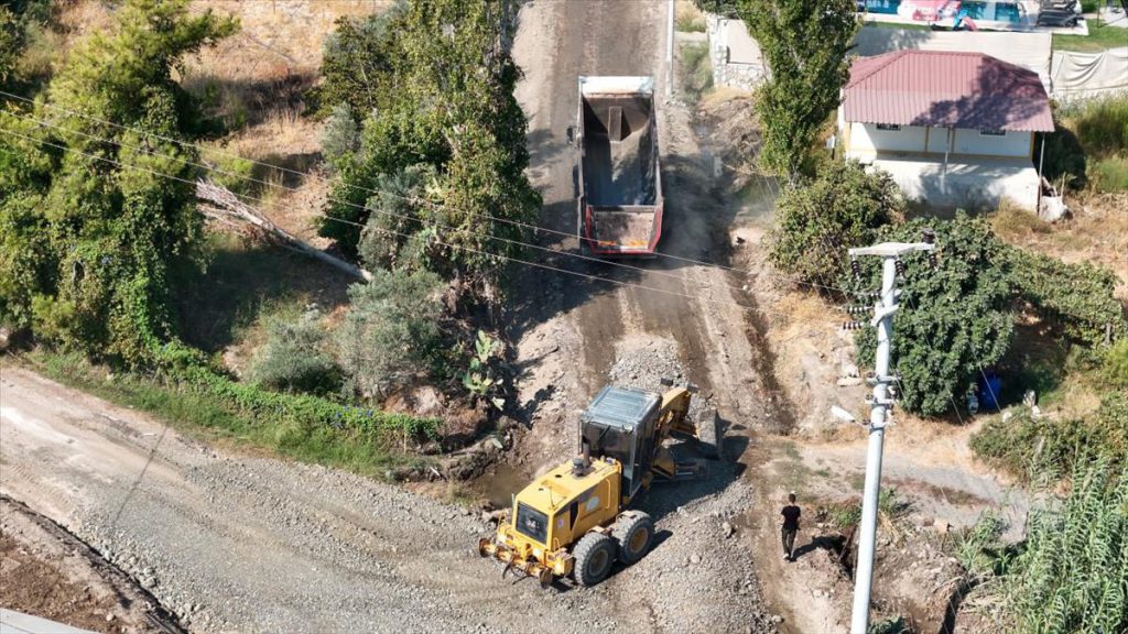 Seydikemer Municipality Accelerates Road Maintenance Ahead of Winter
