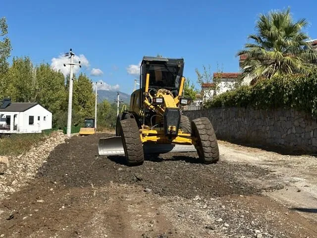 Seydikemer Municipality Accelerates Road Maintenance Ahead of Winter