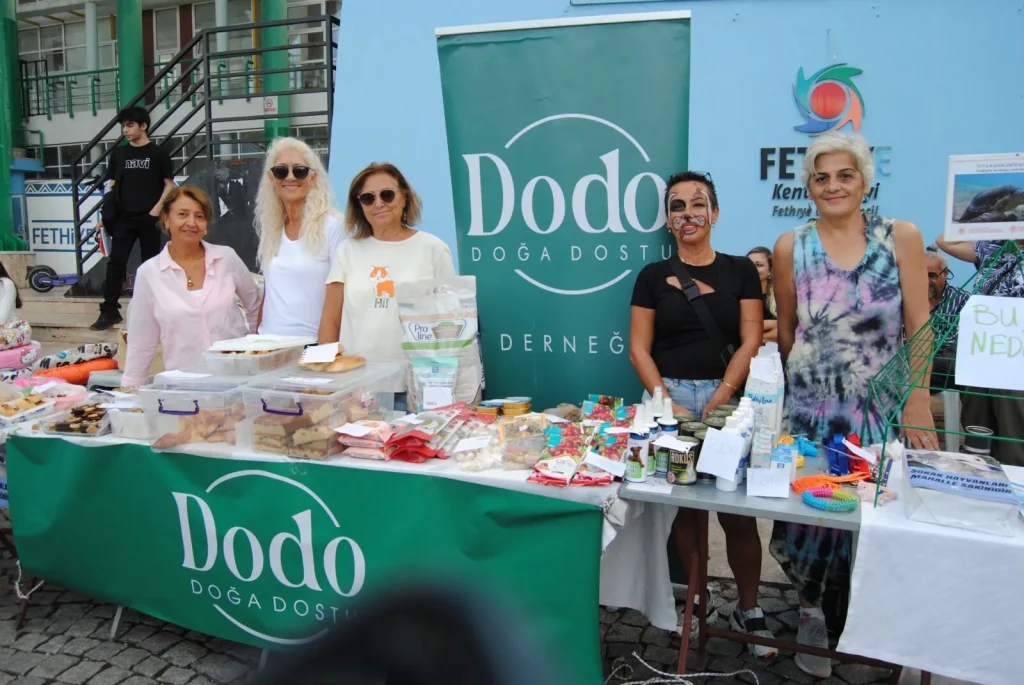 World Animal Protection Day Event in Fethiye Raises Funds for Stray Animals