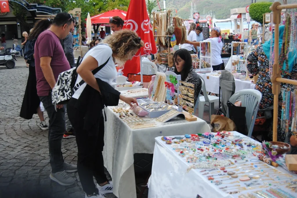 World Animal Protection Day Event in Fethiye Raises Funds for Stray Animals