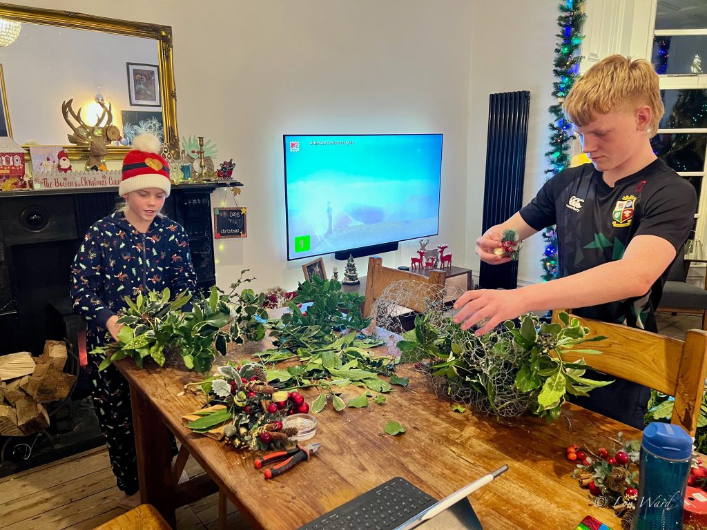Making a Cornish Kissing Wreath