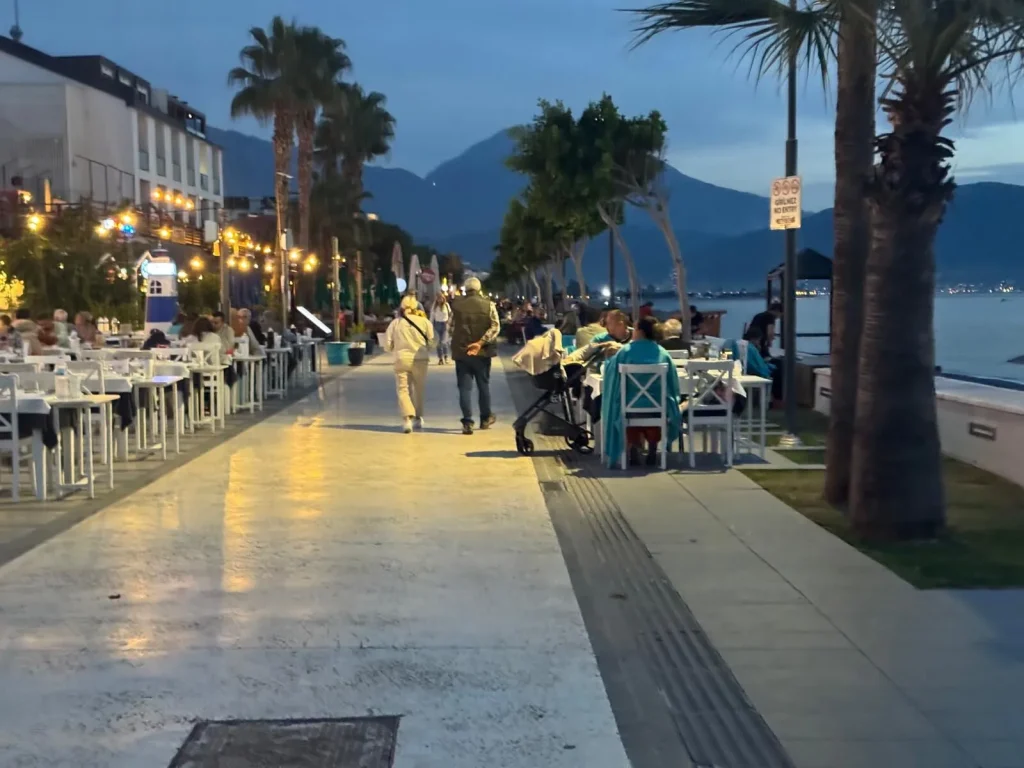 Tables and Chairs Return to Çalış Beach Despite Municipal Ban