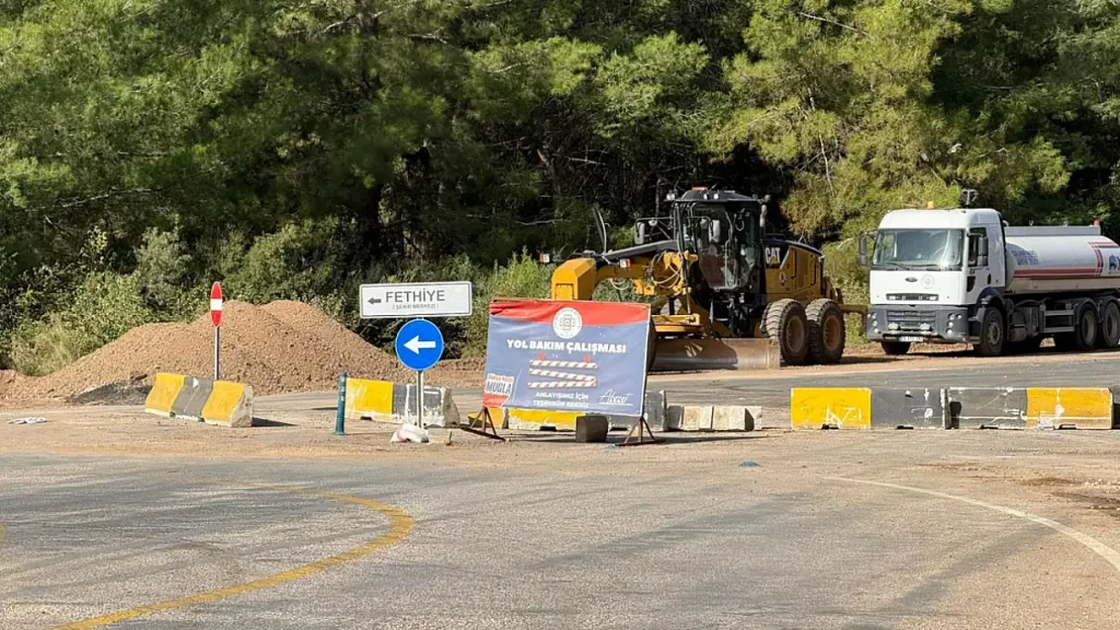 Work continues on the Fethiye-Ölüdeniz road: Traffic is being diverted via an alternative route.