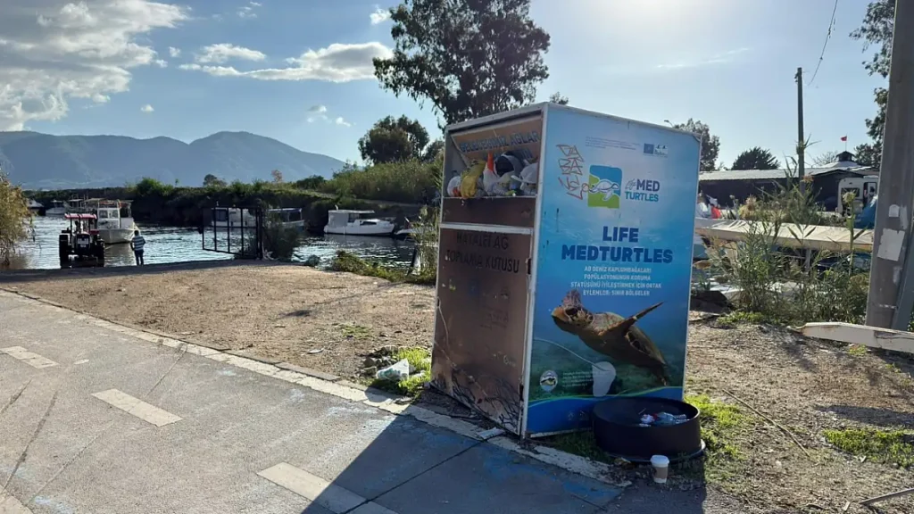 Ghost Net Bin on Fethiye’s Çalış Beach Misused as Garbage Container
