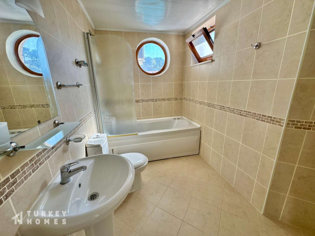 Turkey Homes: 4-Bedroom Detached Villa in Seydikemer £210,000