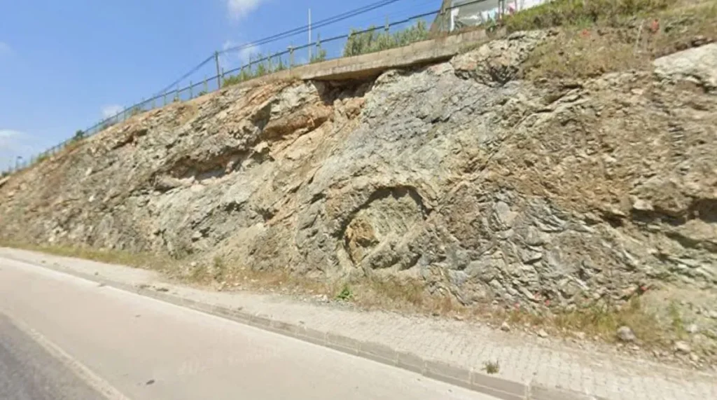 Road Collapse in Karagedik Sparks Safety Concerns