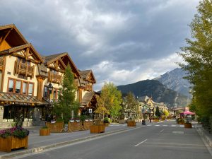 Modern Lifestyle Shifts Influencing Well-Being in Resort Towns