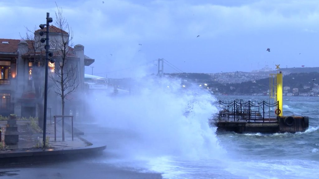 Istanbul Launches Cleanup After Deadly Storm