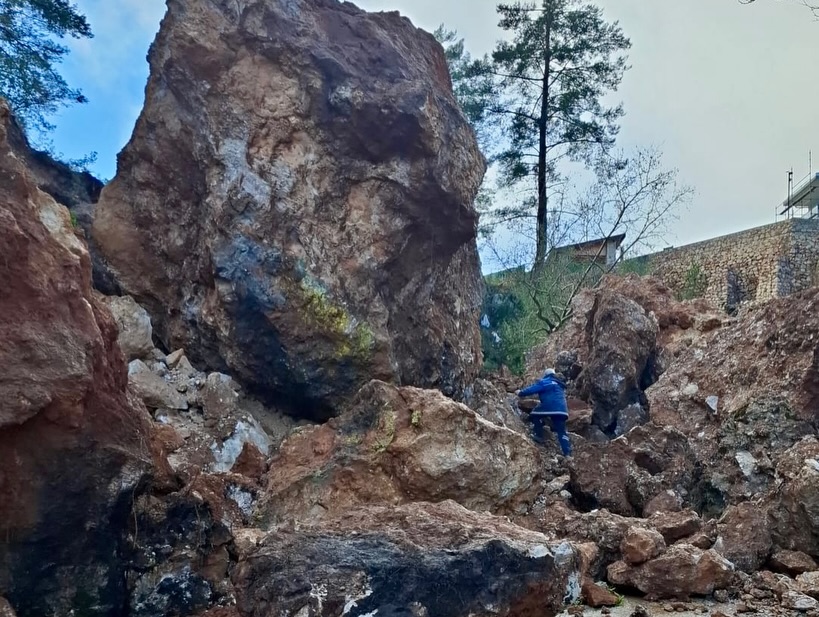 Landslide disrupts water supply in several Fethiye neighbourhoods