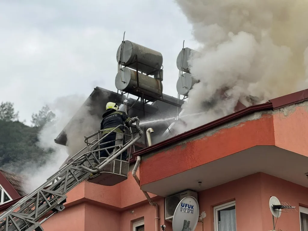 Fire Engulfs Attic of Three-Story House in Fethiye