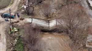 Floods Destroy Bridge in Seki, Road Closed to Traffic
