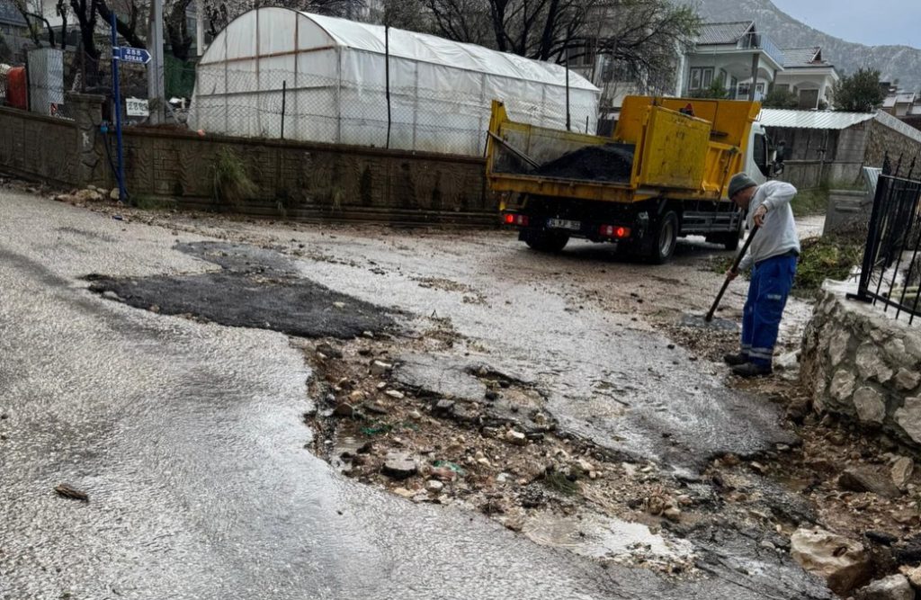 Fethiye Municipality Teams Mobilised After Severe Storm