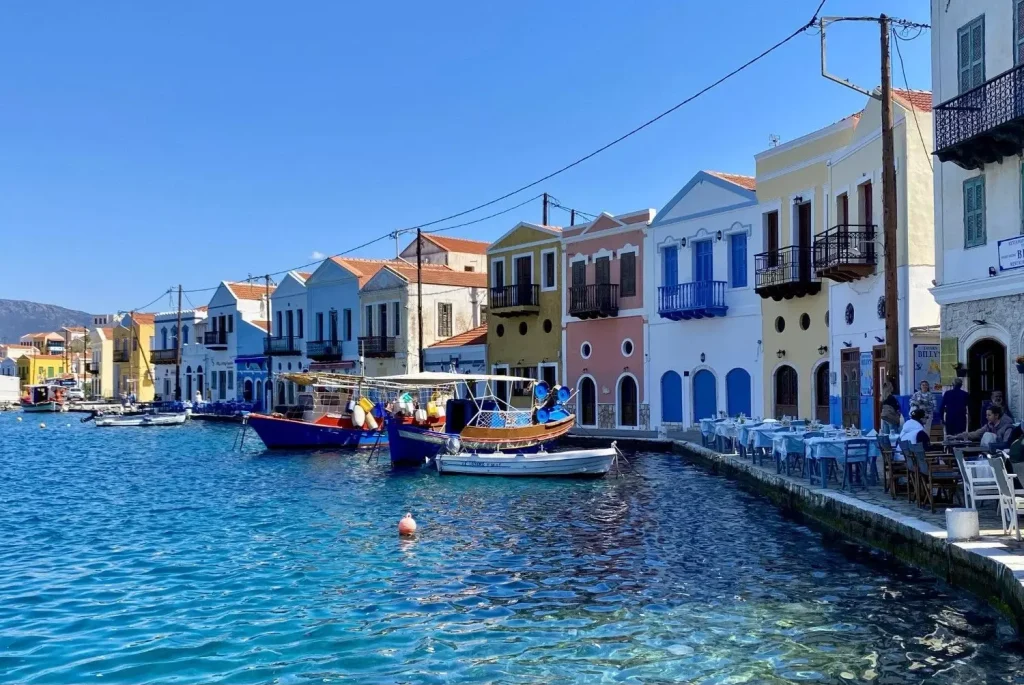 Over 1.1 Million Turkish Travelers Cross to Greek Islands by Ferry in 2025